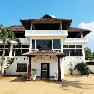 Cherai Beach Palace